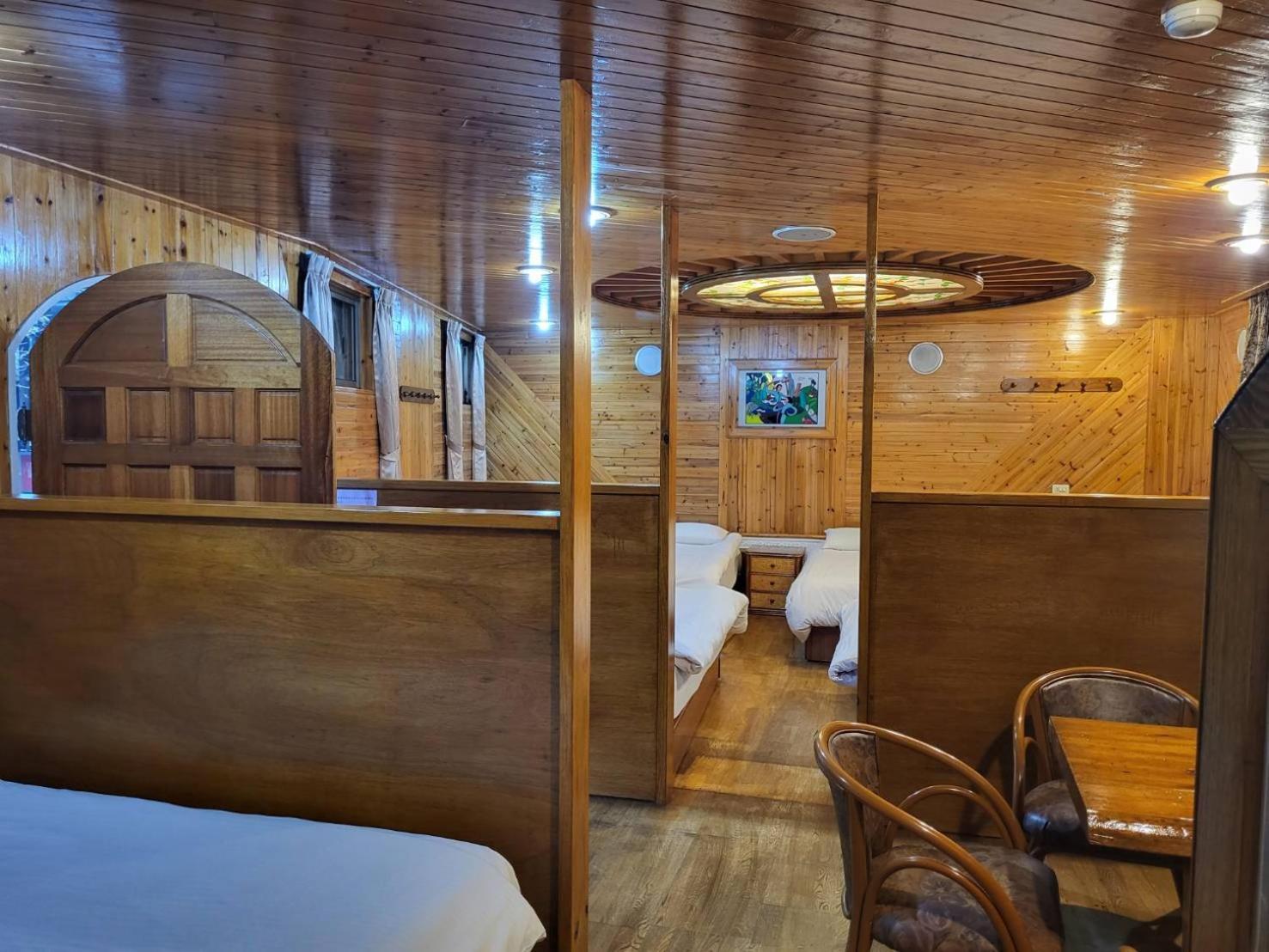 Gemlu Villa Lugu Exteriör bild